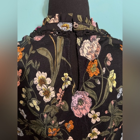 #73 Loft floral top - Picture 5 of 9